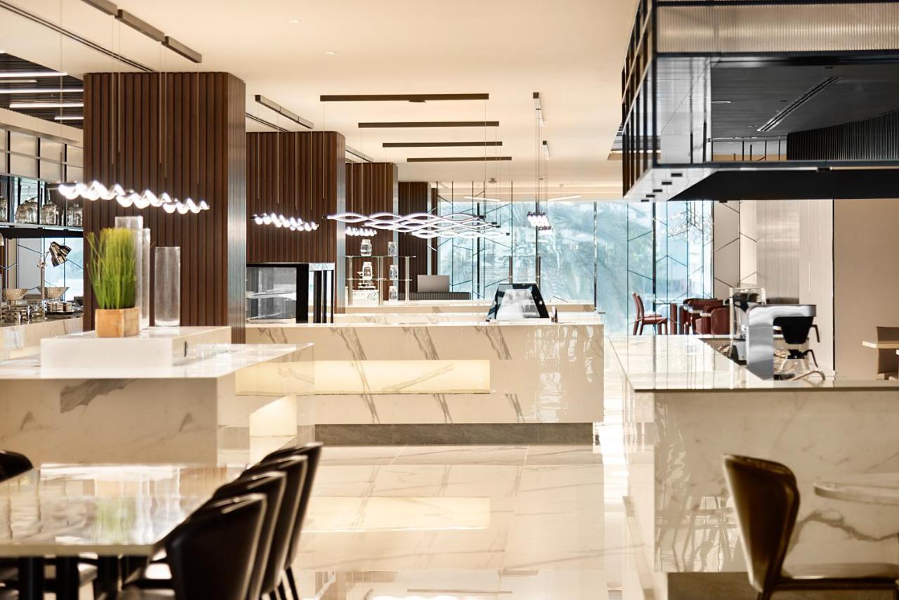Asiana Grand Hotel دبي المظهر الخارجي الصورة The lounge at the airport